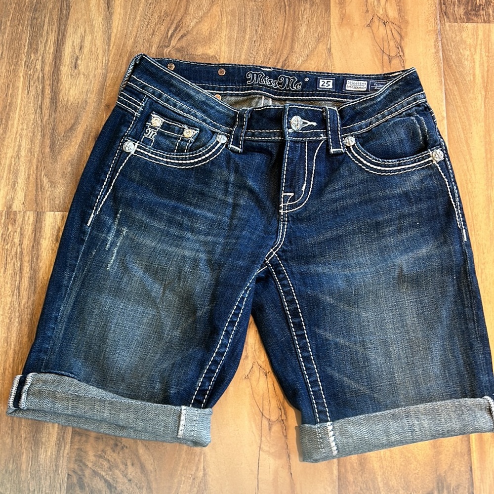 Low Rise Miss Me Shorts - Picture 2 of 4